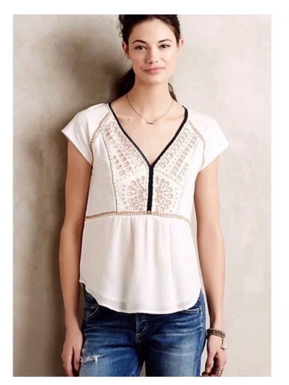 Akemi & Kin Medium Anthropologie Keira Embroidered Top